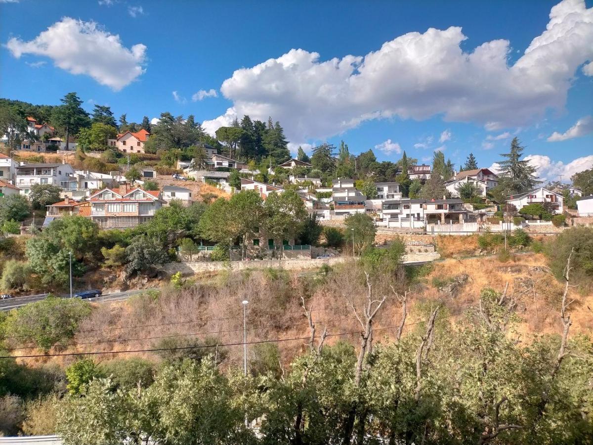 Apartamento Rural Miraflores de la Sierra Buitenkant foto
